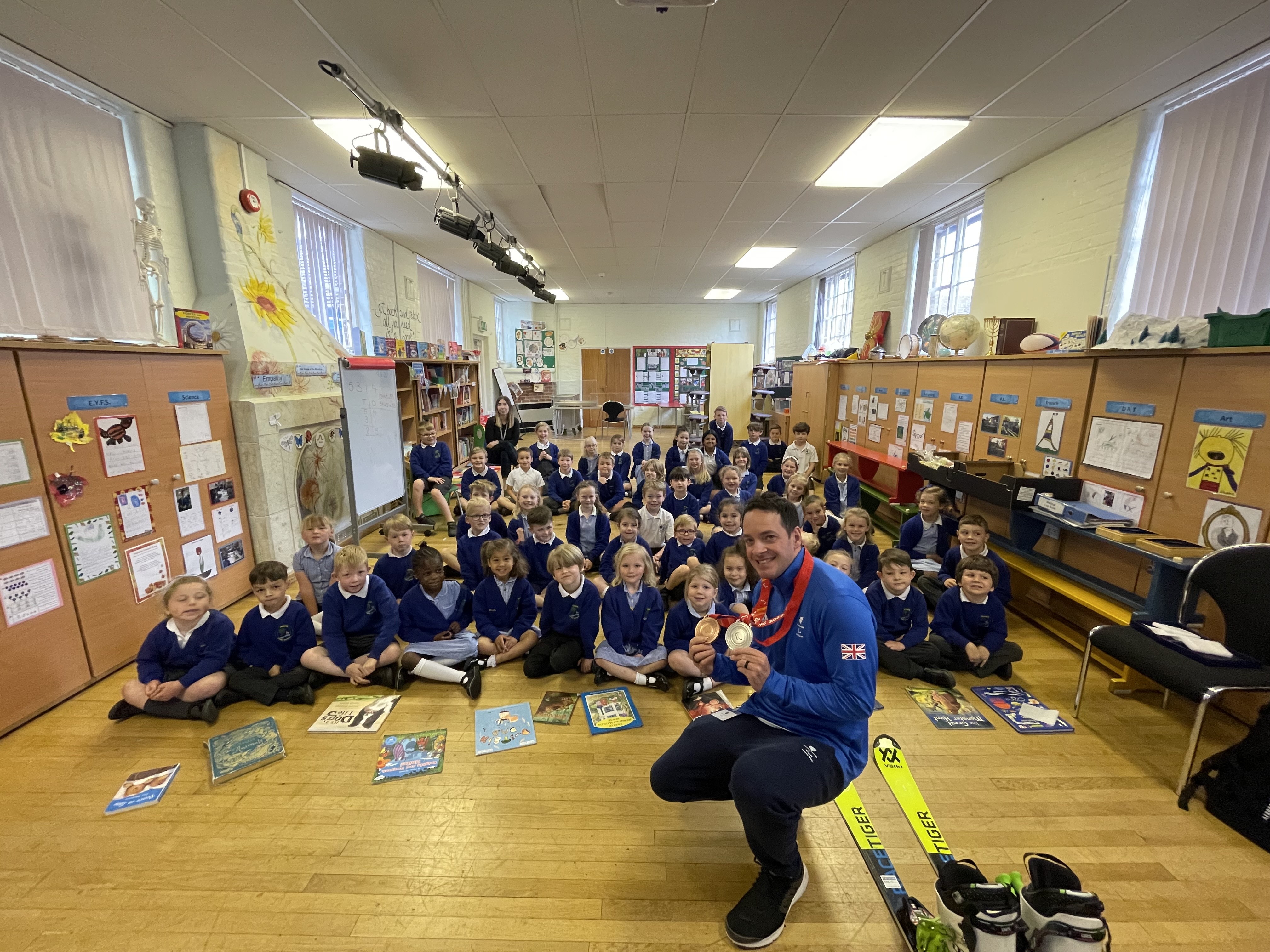 School children and the medals